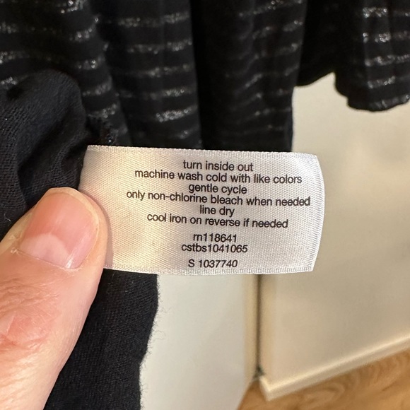 Lane Bryant Womens Sweater Size 26/28 Silver Black Striped Asymmetric Metallic - Picture 8 of 8